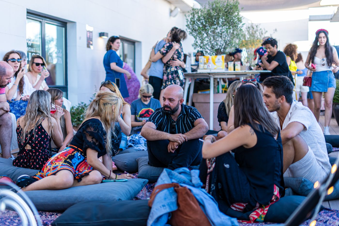 Invitados en una fiesta en una azotea del centro de Malaga